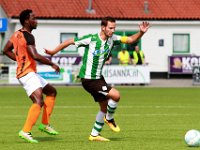 009 2016 Genemuiden Oranje Nassau  03-09-2016: Voetbal: SC Genemuiden v Oranje Nassau: Genemuiden / Ibrahim Sillah (l) of Oranje Nassau, Anne van der Kolk (r) of Genemuiden / Hoofdklasse B zaterdagamateurvoetbal /