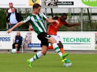 019 2016 Genemuiden Oranje Nassau  03-09-2016: Voetbal: SC Genemuiden v Oranje Nassau: Genemuiden / Dirk Muis (l) of Genemuiden, Josah Ottens (r) of Oranje Nassau / Hoofdklasse B zaterdagamateurvoetbal /