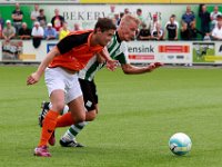 029 2016 Genemuiden Oranje Nassau  03-09-2016: Voetbal: SC Genemuiden v Oranje Nassau: Genemuiden / Niels Stenekes (l) of Oranje Nassau, Robert Boes (r) of Genemuiden / Hoofdklasse B zaterdagamateurvoetbal /