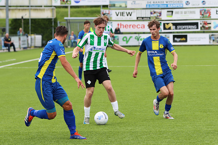 Sterk Genemuiden boekt overtuigende oefenzege op d’Olde Veste (4-0)
